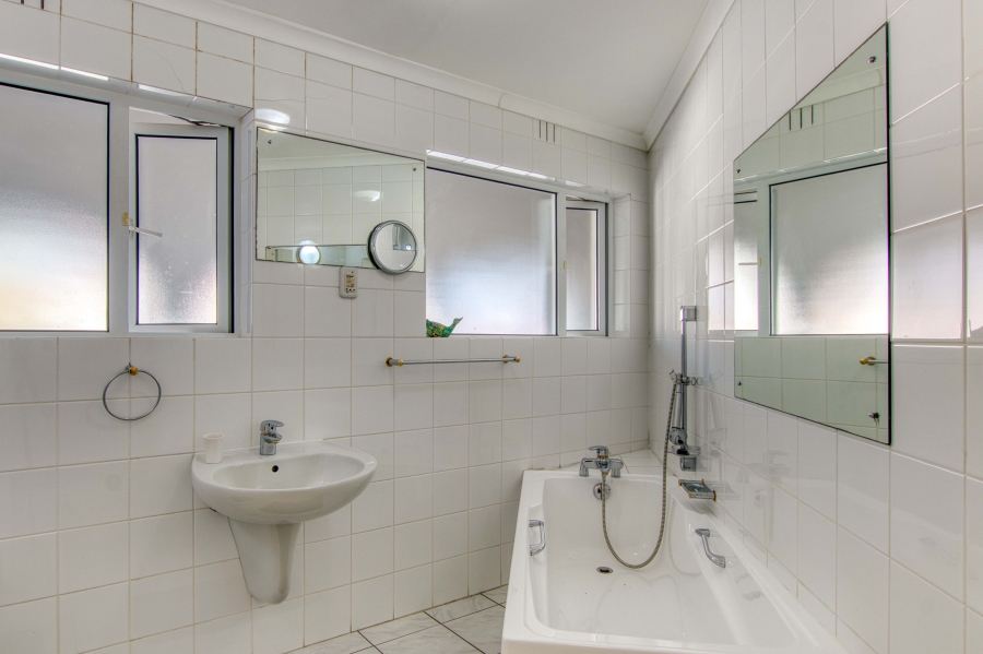 3 Bedroom Property for Sale in Harbour Island Western Cape